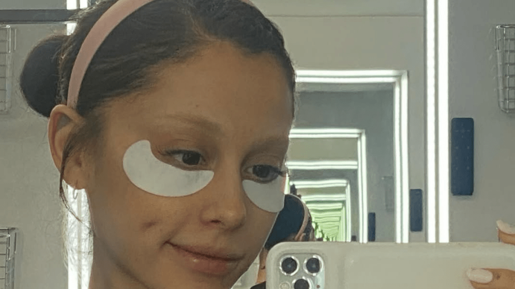 Ariana Grande’s ‘Wicked’ Set Photos Reveal ‘Too Many Wonderful Things’