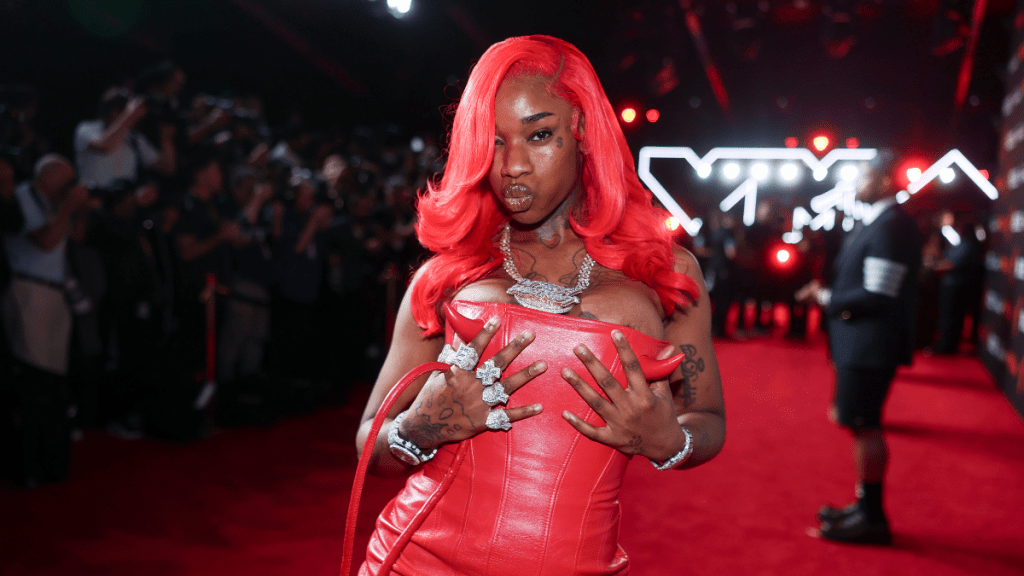 Sexyy Red ‘Can’t Twerk Right’ at ComplexCon, Internet Says