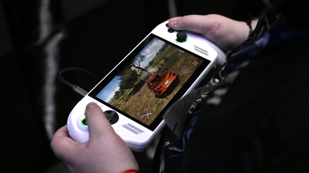 Gamers Have Gotten Xbox ROG Ally X Early