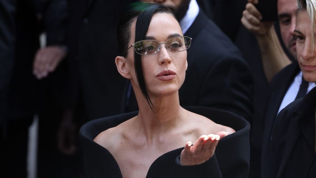 Justin Trudeau & Katy Perry Are in 'Constant Contact', Sources Say