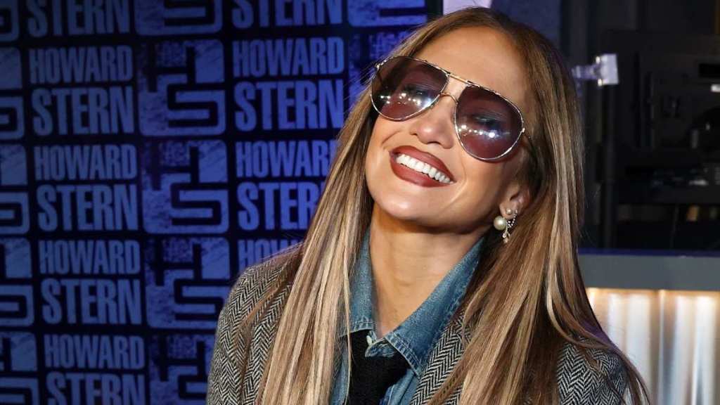 Jennifer Lopez Goes From Business to Bombshell Real Quick in Two Different Looks