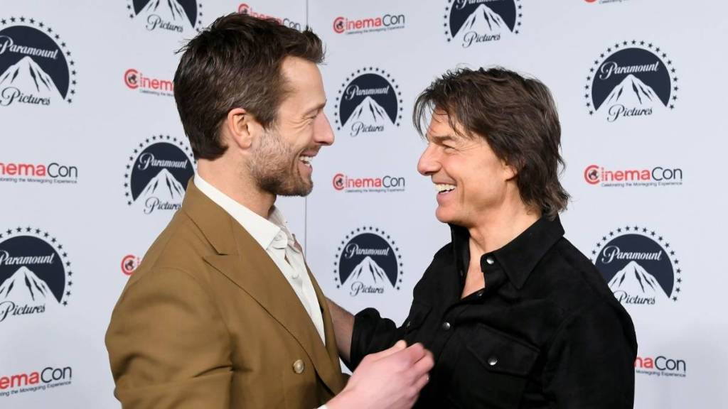Glen Powell and Tom Cruise