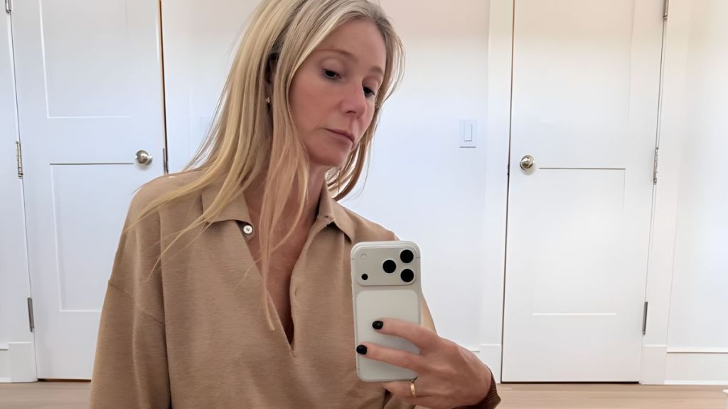 Gwyneth Paltrow’s Selfie in Mini-Shorts Demands Second Look