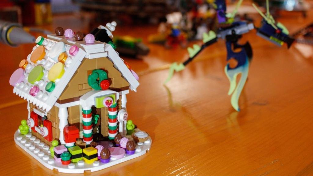 Gingerbread AT‑AT Gets Millennium Falcon Makeover in LEGO Star Wars