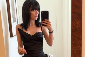 Lily Allen's Mirror Selfie in Mini-Skirt Will Make You Look Twice