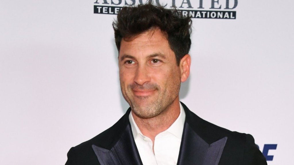 Maksim Chmerkovskiy Apologizes, Hopes He & Jan Ravnik Can Be Friends