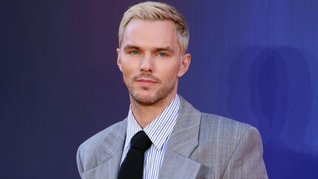 Nicholas Hoult Can't 'Walk or Fly' Amid Knee Surgery