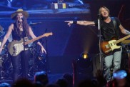 Keith Urban's Guitarist Sings About 'Fighting Feelings' Amid Romance Rumors