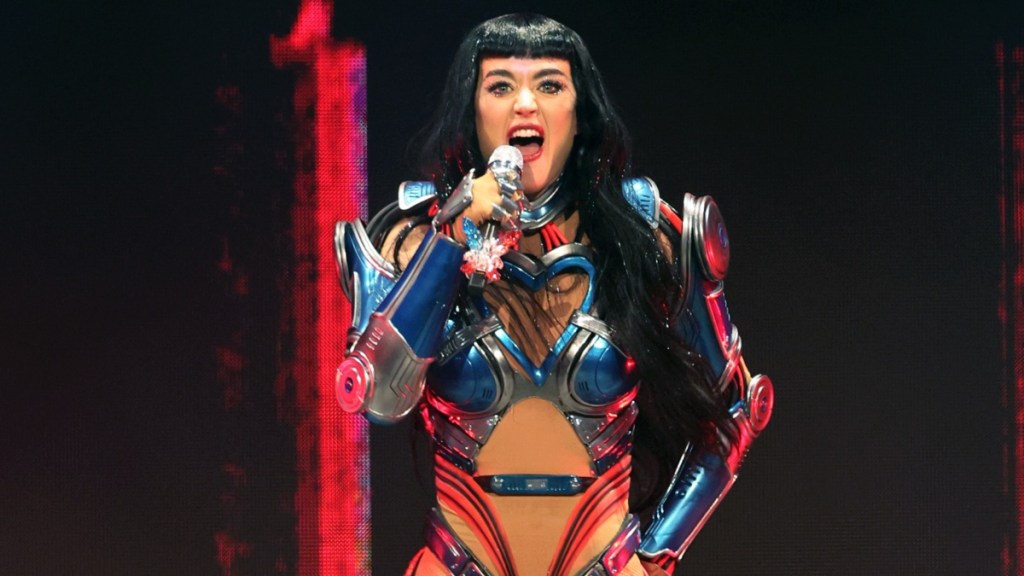 Justin Trudeau & Katy Perry Locking Lips on Yacht Has Fans Saying: ‘Orlando Bloom Is Crying For Sure'
