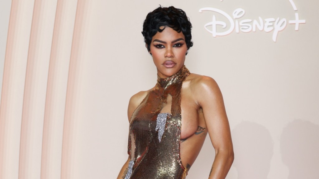 Teyana Taylor Showcases Her Ripped Abs in Crop Top