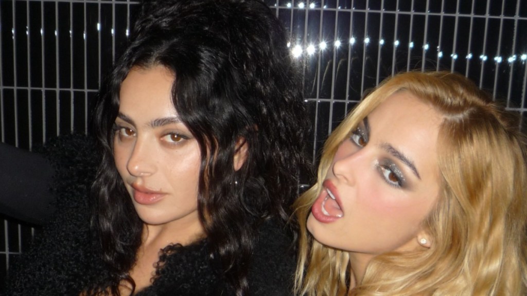Charli XCX & Addison Rae's Photo Has Fans Saying 'Hot'