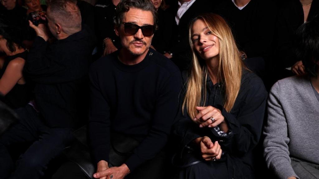 Pedro Pascal and Margot Robbie
