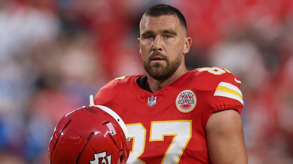 Travis Kelce Leads Receiving Stats as Chiefs Win Third Game of the Season