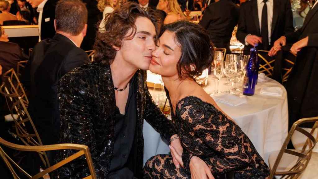 Kylie Jenner & Timothee Chalamet Hide from Paparazzi As They Step Out on Cozy Date Night