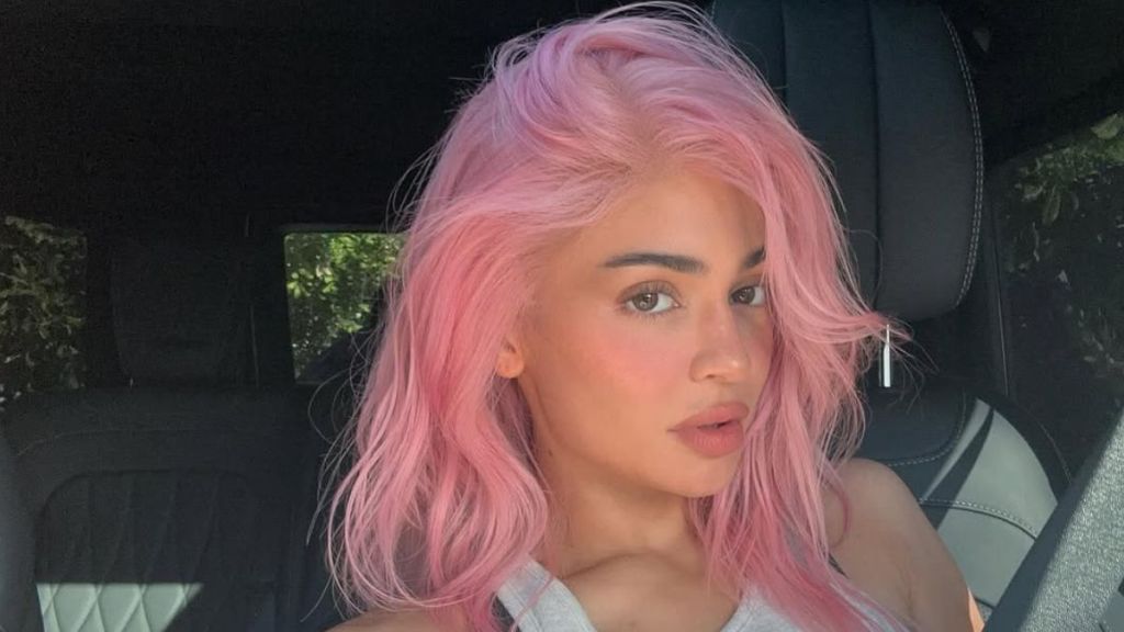 Kylie Jenner's Latest Crop Top Marks a New 'King Kylie' Moment
