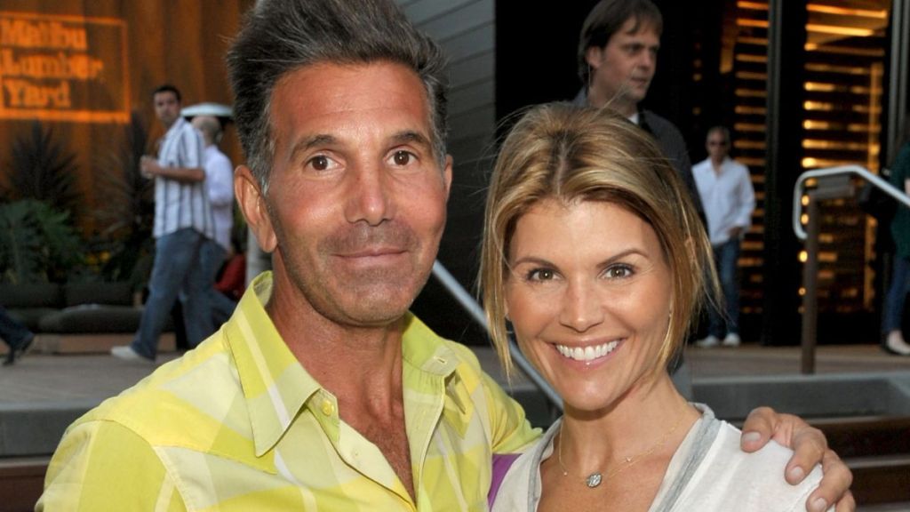 Lori Loughlin's Friends 'Very Angry' With Ex Amid Split — Source
