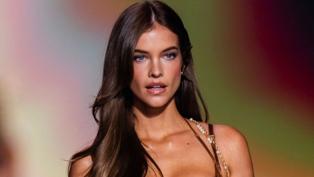Barbara Palvin Walked Victoria's Secret Show on Broken Foot