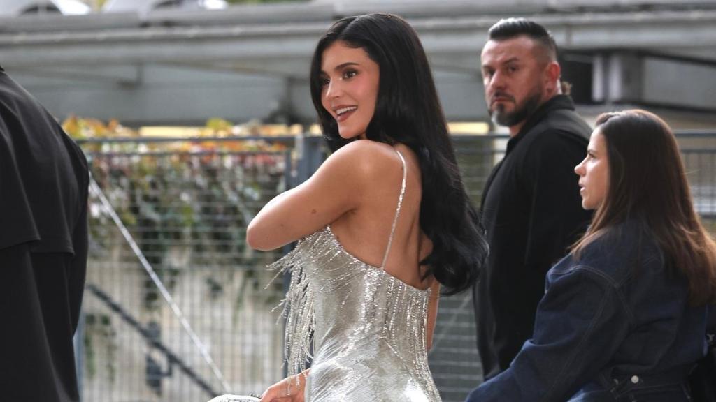 Kylie Jenner’s Metallic Chainmail Dress at Schiaparelli Show Is a Moment To Remember