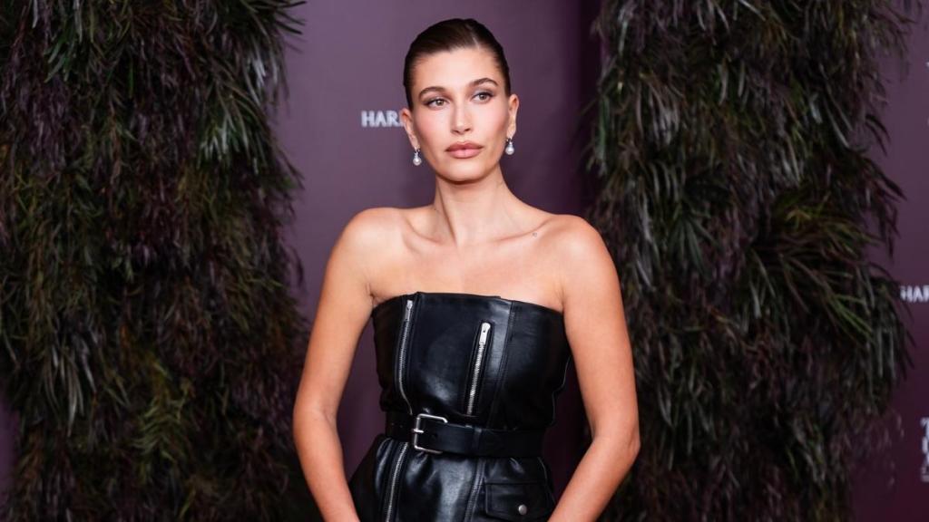 Photos: Fans Adore 'Beautiful' Hailey Bieber in Leather Fit