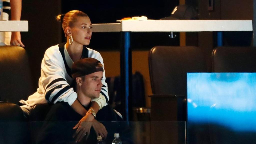 Justin Bieber & Hailey Bieber Set the Internet Ablaze With Steamy Kissing Pic
