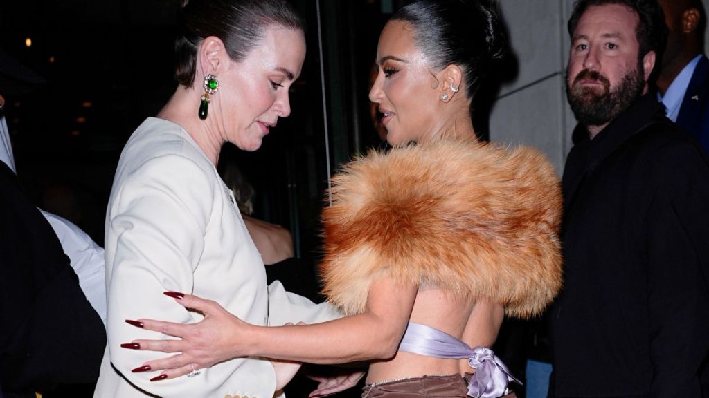 Sarah Paulson Can't Resist Cheeky Move With Kim Kardashian in Photos