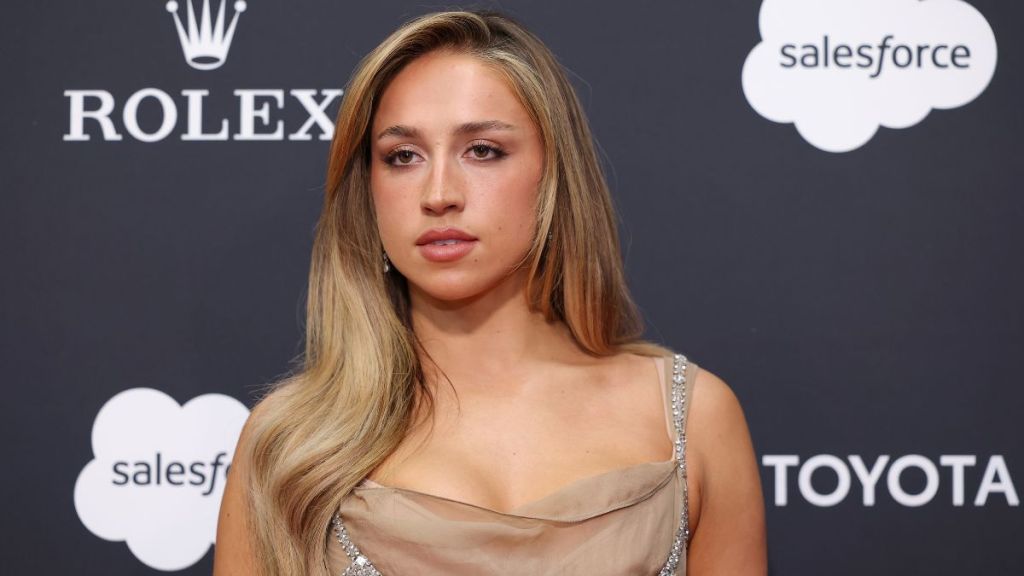 Tate McRae's TIME100 Dress Has Fitting Issues, Say Fans