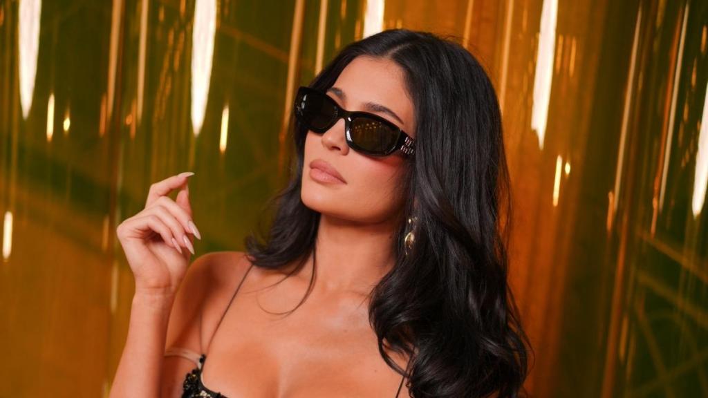 Internet Labels Kylie Jenner 'King AutoTune' After Fourth Strike's Release