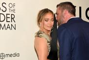 Ben Affleck Nudging Jennifer Lopez To Get Her Attention Is Going Viral