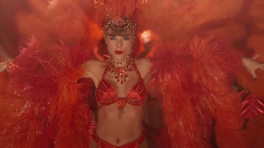 Taylor Swift Transforms Into Showgirl in BTS Image for 'The Fate of Ophelia'