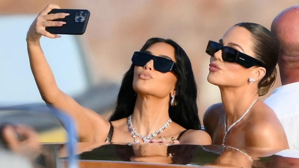 Kim Kardashian’s Teen Photo Leads Khloe Kardashian to Rethink Childhood Memories