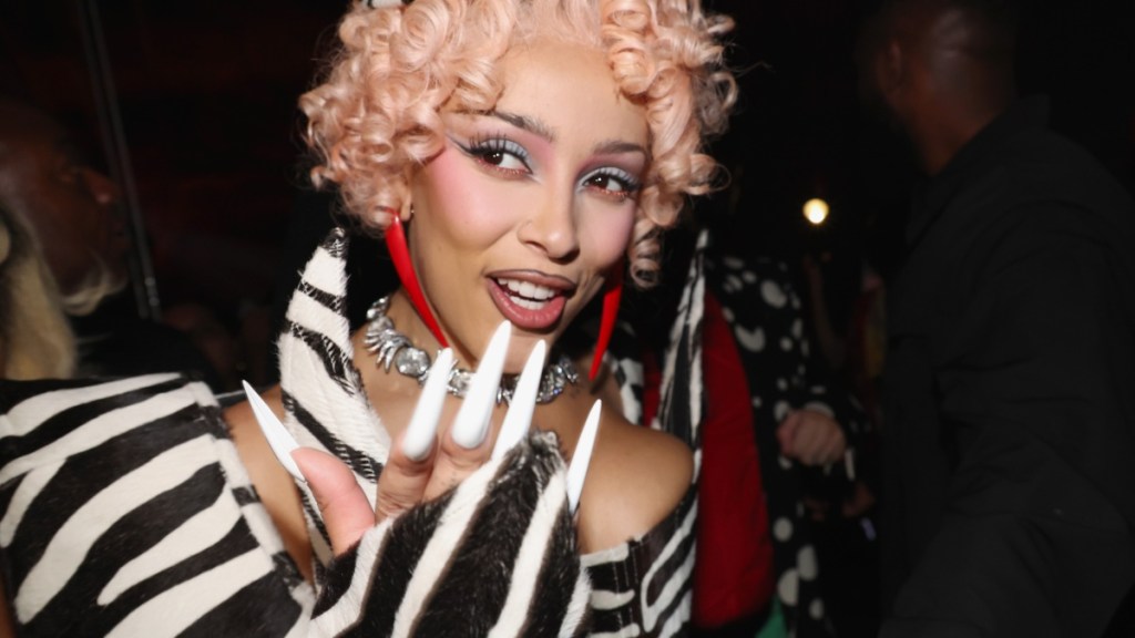 doja cat cropt top instagram