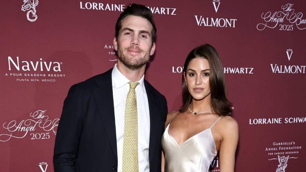 Glen Powell's Ex Gigi Paris Debuts New Romance With NFL Player