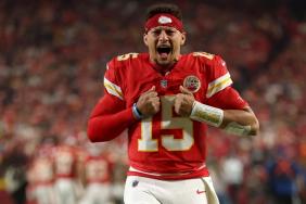 Patrick Mahomes' Reaction to Travis Kelce's TD Goes Viral