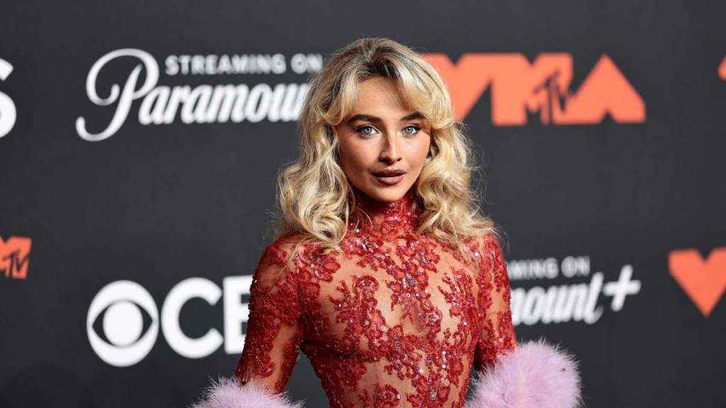 Sabrina Carpenter 'Arrests' Joe Keery & Fans Can't Stop Shipping Them