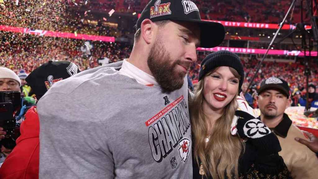 Taylor Swift Opts for Mini-Shorts During Travis Kelce Date