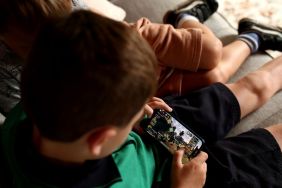 Roblox To Ban Kids From Talking to Adults With New Feature