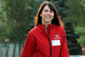 Jeff Bezos' Ex-Wife MacKenzie Scott Donates $700 Million to Schools