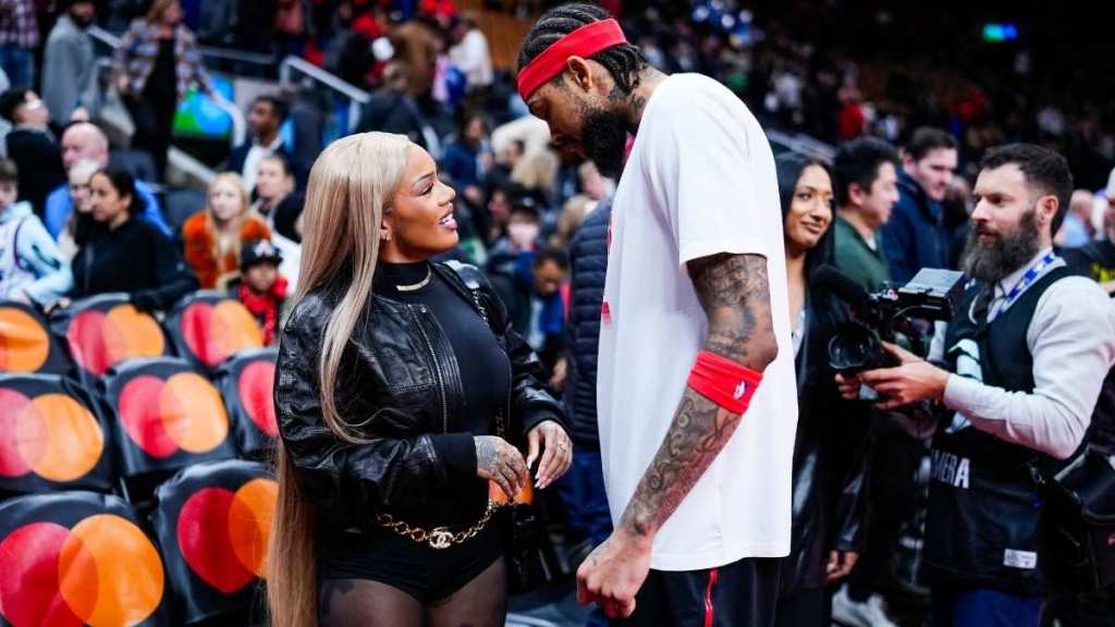 GloRilla turned the basketball court into her personal runway this week, stepping out courtside in a bold, all-black ensemble.