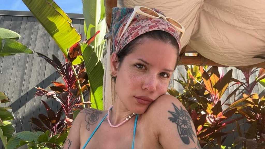 Halsey Wearing Bikini Is Too Charming to Ignore