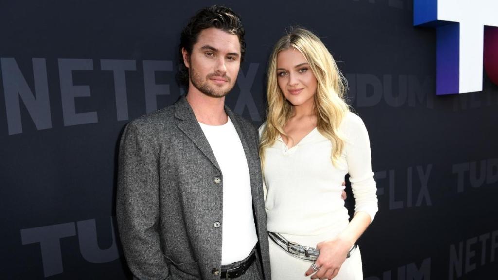 Kelsea Ballerini & Chase Stokes Enjoy 'Loved-up' Outing After Split — Source