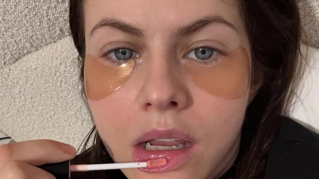 Alexandra Daddario Applying Lipgloss Is Guaranteed to Distract You