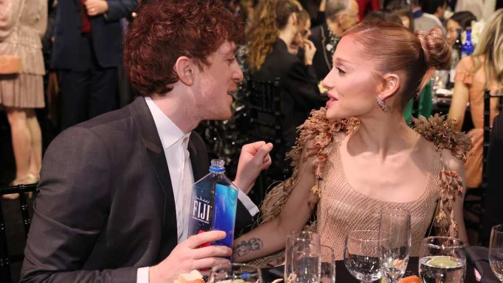 Ariana Grande & Ethan Slater