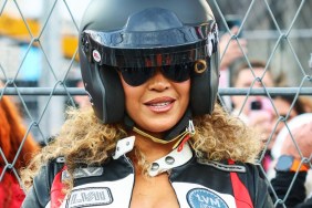 Beyonce Wearing Zip-Front Bodysuit Will Make You Look Twice