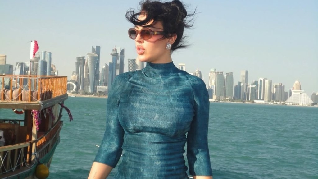 Cristiano Ronaldo's Fiancée Wearing Body-Hugging Dress Is Hard to Ignore