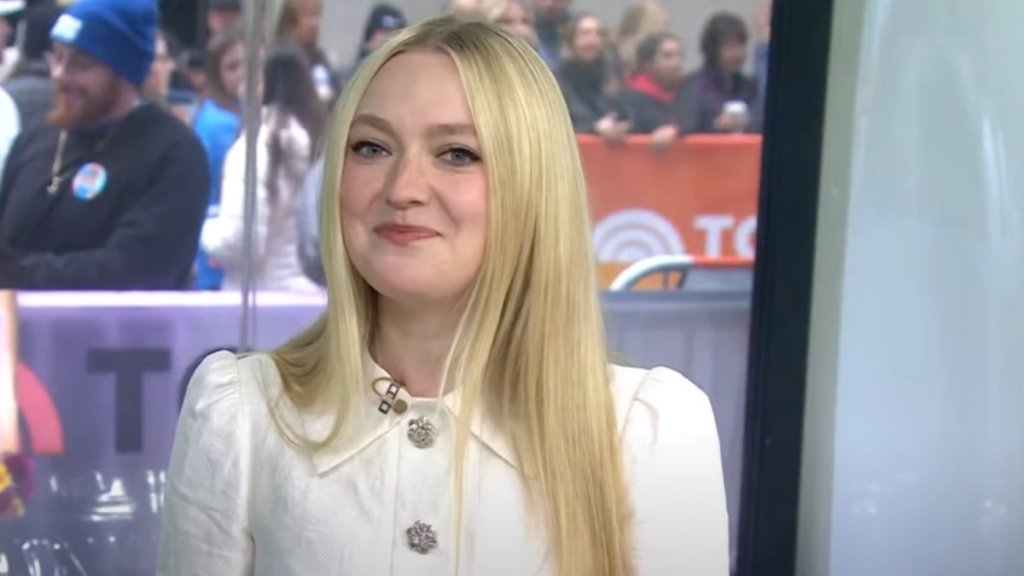 Dakota Fanning Discloses Tom Cruise's Yearly Gift on Birthdays