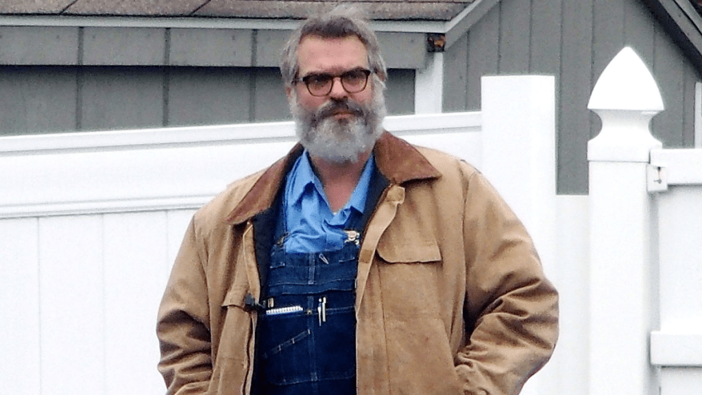 David Harbour Looks Unrecognisable in Fat Suit For New Movie