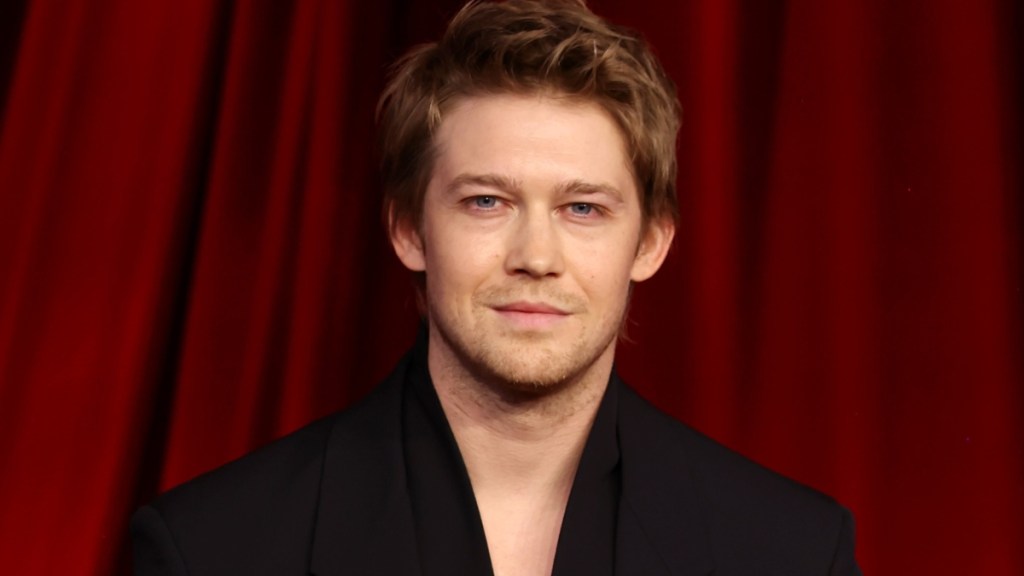 Joe Alwyn Showcasing Toned Midriff in GQ Photos Is 'So Hot'