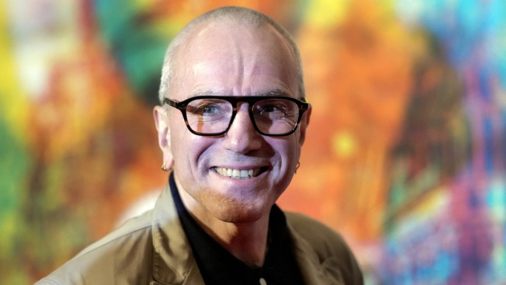 Daniel Day-Lewis Reacts to Brian Cox's Method Acting Remarks