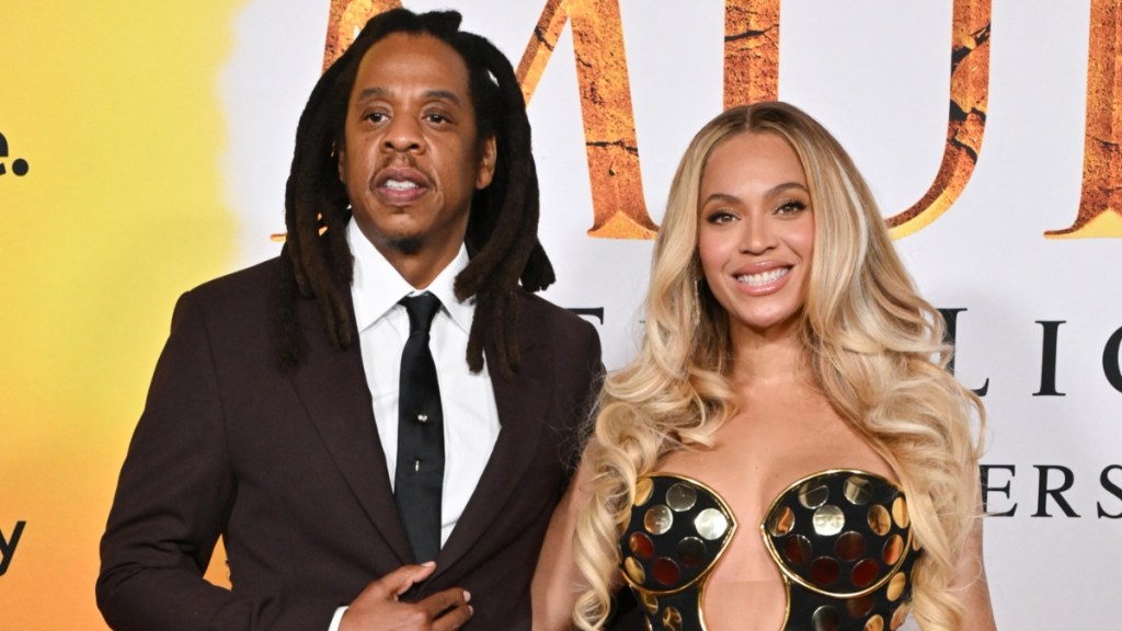 Jeff Bezos Gave Beyonce & Jay-Z 'Next-Level' Access At Kris Jenner's Party — Insider