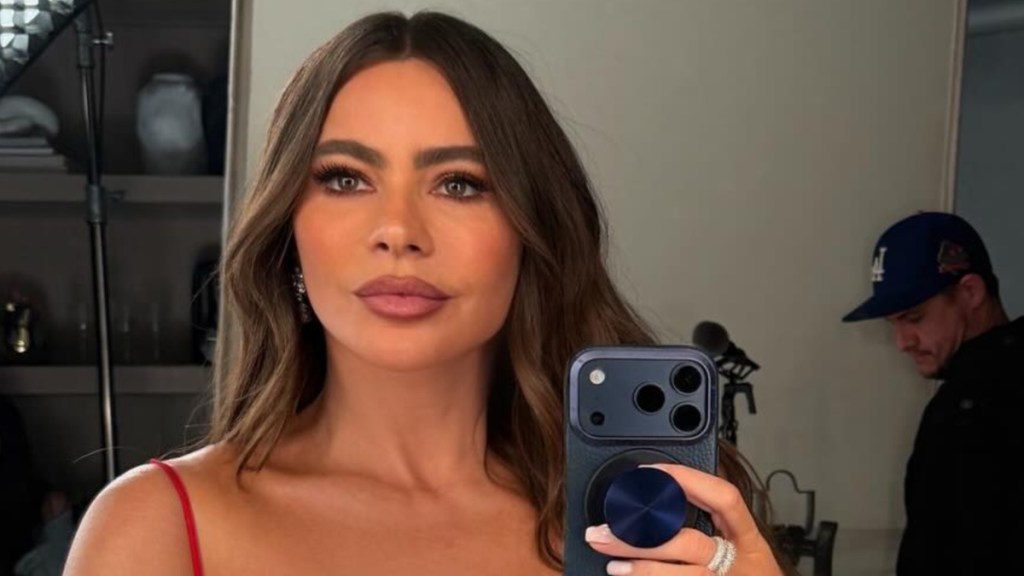 Sofia Vergara in Bold Red Dress Has Fans Saying 'Just Wow'